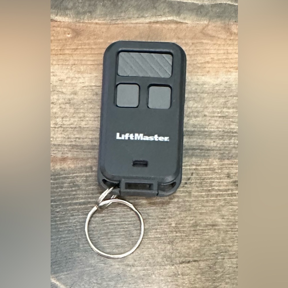 LiftMaster 3-Button Mini Remote Control | LIF-890MAX